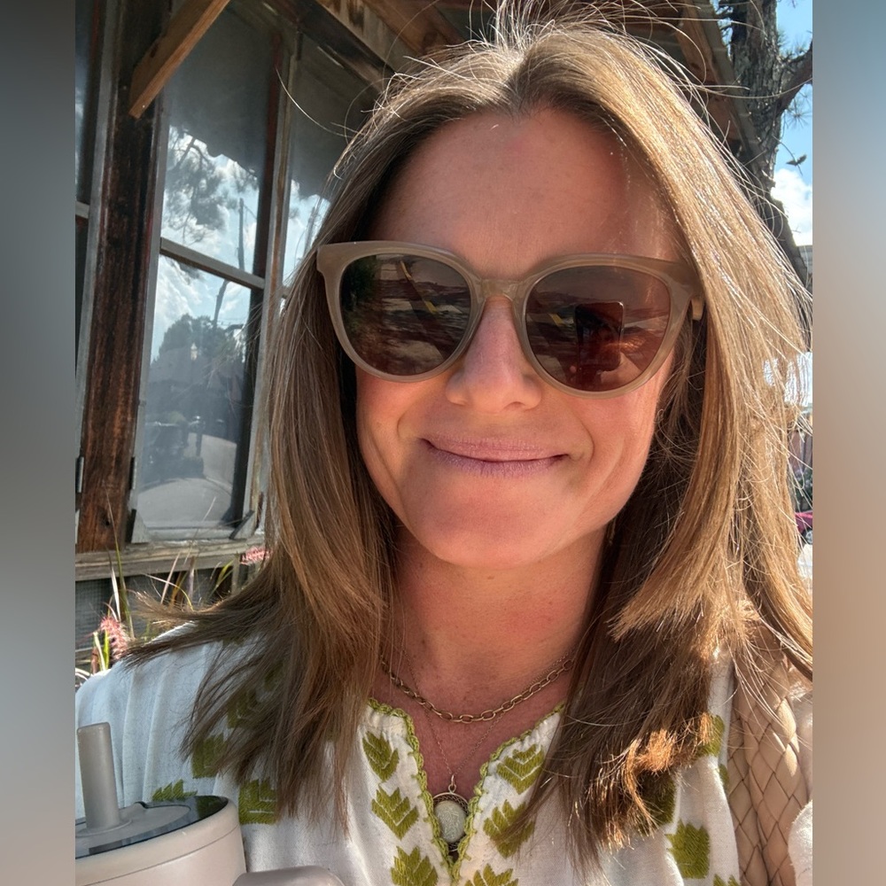 Meet your Posher, Claire